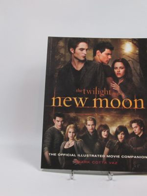 9781905654680_new-moon-the-official-illustrated-movie-companion_front-1.jpg New moon: the official illustrated movie companion