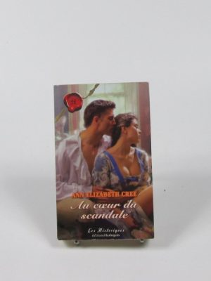9782280176040_au-coeur-du-scandale_front-2.jpg Au coeur du scandale