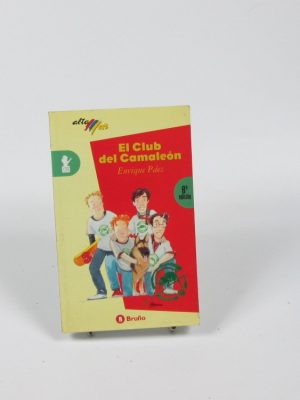 9788421622728_el-club-del-camaleon_front-7.jpg El club del camaleón