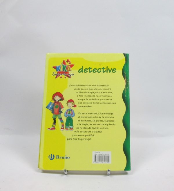 9788421634202_kika-superbruja-detective_back-23.jpg Kika superbruja detective