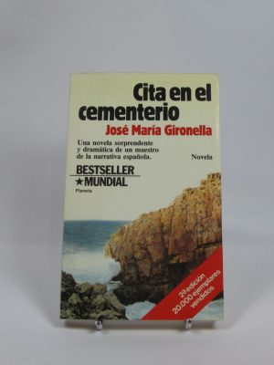 9788432037573_cita-en-el-cementerio_front-4.jpg Cita en el cementerio