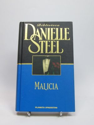 9788439590040_malicia_front-4.jpg Malicia