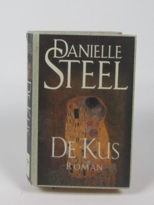 9789024545681_de-kus_front-1.jpg De kus